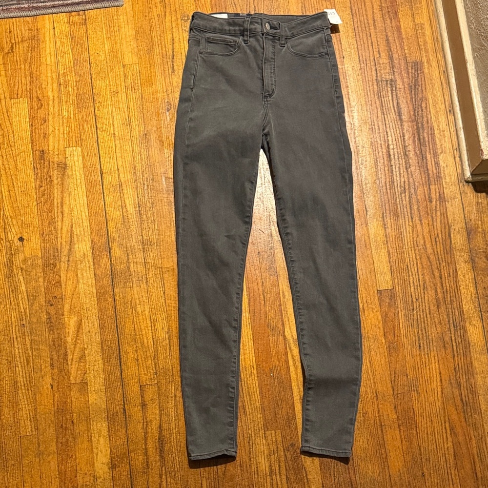 GAP Gray Universal Jegging High Rise Size 28 / 6 Tall
